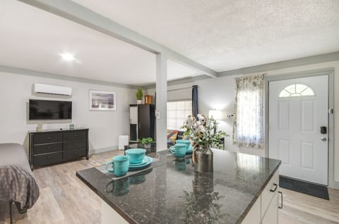 Apartment (0 Bedroom) | Interior