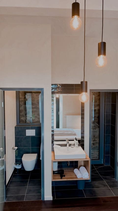 Single Room | Iron/ironing board, free WiFi, bed sheets