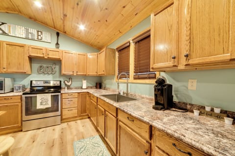 House (2 Bedrooms) | Interior