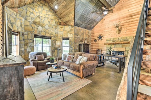 House (5 Bedrooms) | Interior
