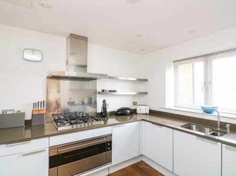 Fridge, dishwasher, electric kettle, toaster