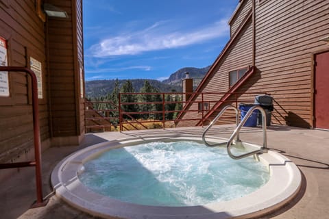 Condo, 1 Bedroom | Property grounds