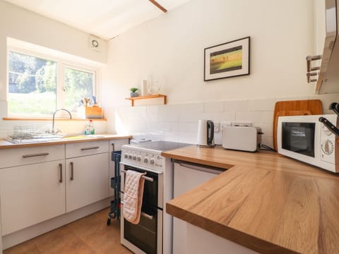 Dishwasher, cookware/dishes/utensils