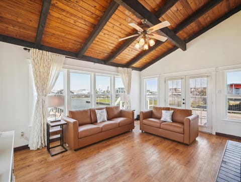 House (3 Bedrooms) | Property amenity