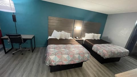 Comfort Room, 2 Queen Beds | Bed sheets