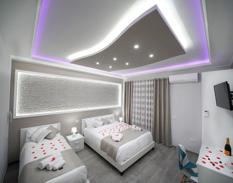 Exclusive Suite, 1 Bedroom, Balcony, City View | 1 bedroom, premium bedding, down comforters, minibar