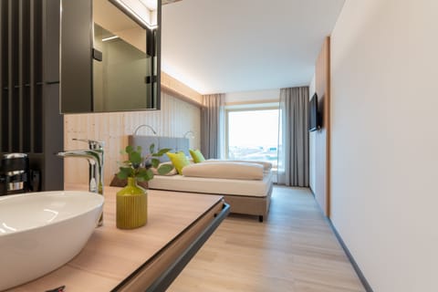 Double or Twin Room | Desk, laptop workspace, soundproofing, free WiFi