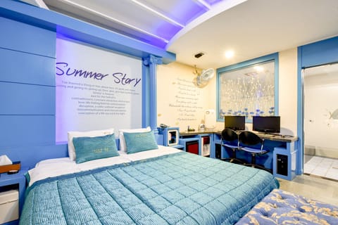 Superior Room | Desk, WiFi (free), bed sheets