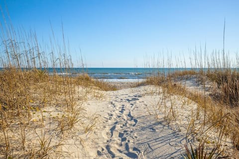 House, 4 Bedrooms | Beach