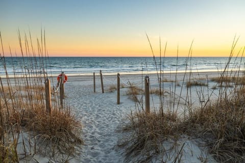 House, 4 Bedrooms | Beach