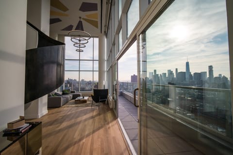 Suite (Penthouse) | Premium bedding, minibar, in-room safe, individually decorated