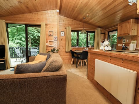Cottage | Living area | Fireplace