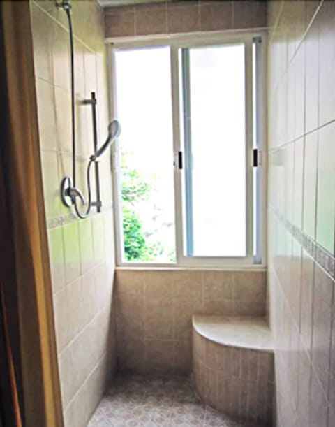 Double Room | Bathroom shower