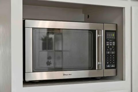 Classic House | Microwave