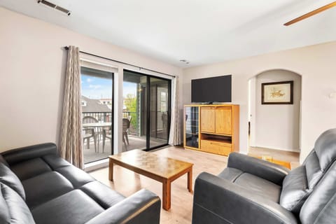 Condo, Multiple Beds, Balcony, Garden View (The Greens Escape in Branson) | Living area | 42-inch flat-screen TV with digital channels