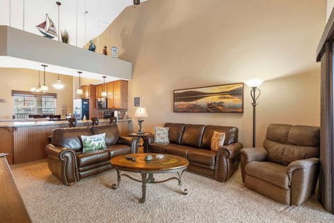 Condo, Multiple Beds, Balcony (Majestic Lakeview Escape) | Living area | 42-inch flat-screen TV with digital channels