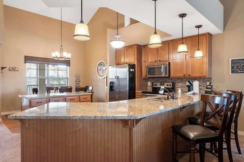 Condo, Multiple Beds, Balcony (Majestic Lakeview Escape) | Private kitchen | Coffee/tea maker