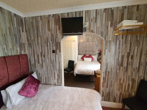 Family Room | Egyptian cotton sheets, premium bedding, free WiFi, bed sheets