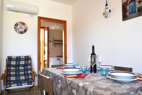 Apartment, 2 Bedrooms, Smoking | Dining