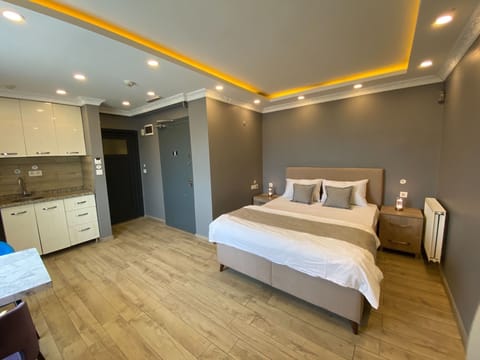 Standard Room | Premium bedding, individually decorated, individually furnished, desk