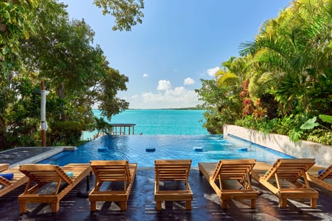2 outdoor pools
