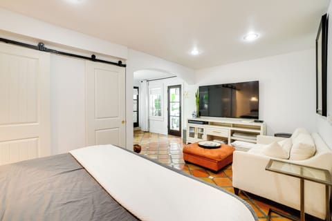 Apartment (0 Bedroom) | Interior