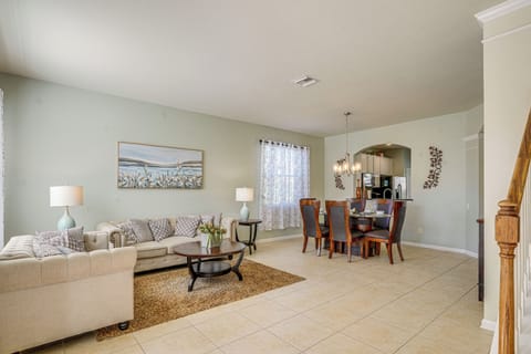 House (6 Bedrooms) | Interior