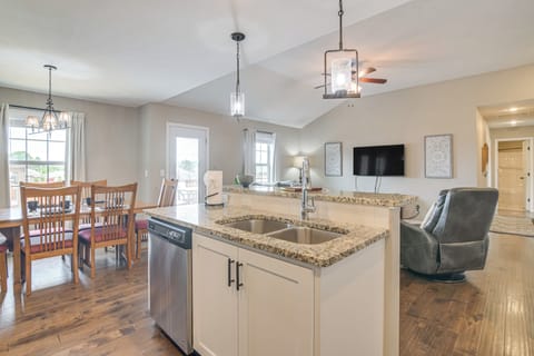 House (3 Bedrooms) | Interior