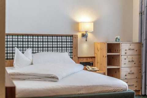 Superior Single Room | In-room safe, blackout drapes, soundproofing