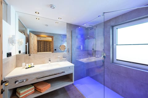 Free toiletries, hair dryer, bathrobes, slippers