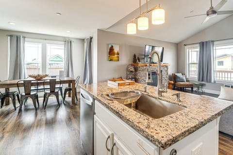 House (2 Bedrooms) | Interior