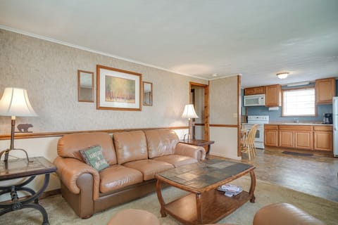 House (2 Bedrooms) | Interior