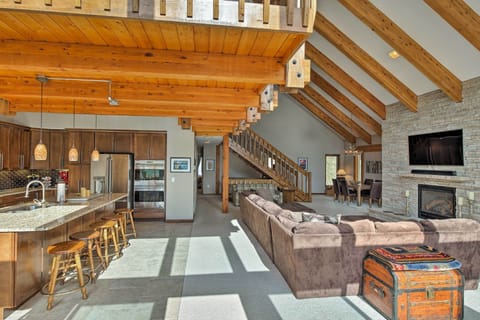 House (4 Bedrooms) | Interior