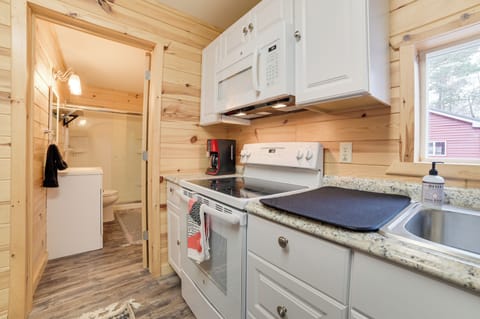 Cottage (2 Bedrooms) | Interior