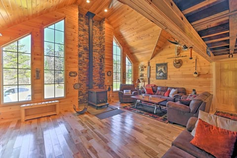 House (6 Bedrooms) | Interior