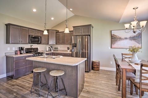 House (3 Bedrooms) | Interior