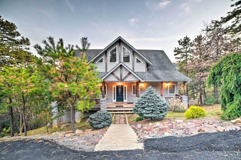 House (5 Bedrooms) | Interior