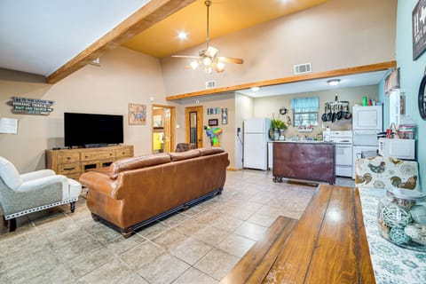 House (2 Bedrooms) | Interior