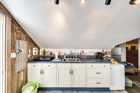 Apartment (0 Bedroom) | Interior