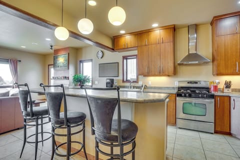 House (4 Bedrooms) | Interior