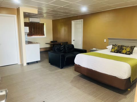Desk, cribs (surcharge), rollaway beds (surcharge), WiFi (free)