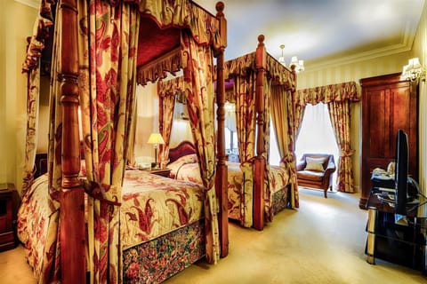Superior Twin Room, Ensuite (Four Poster) | Premium bedding, memory foam beds, individually decorated