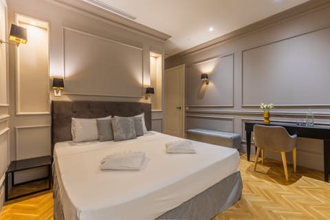 Tulip | 1 bedroom, desk, free WiFi