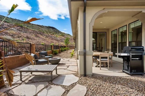 House, 5 Bedrooms | Property grounds