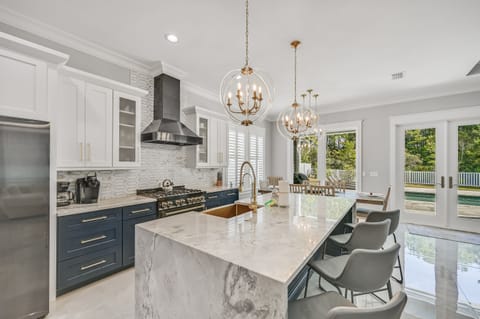 House | Private kitchen | Full-size fridge, microwave, oven, stovetop