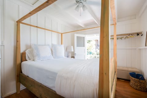 Family Cottage | Egyptian cotton sheets, premium bedding, individually decorated