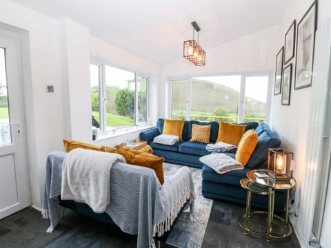 Cottage | Living area