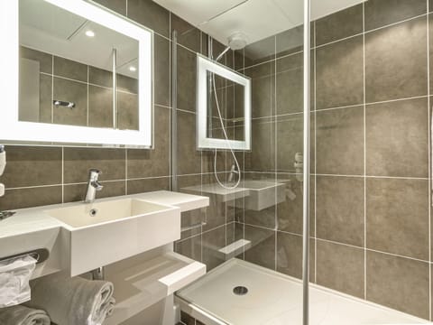 Hypo-allergenic bedding, minibar, in-room safe, individually decorated