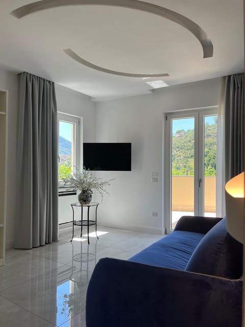 Family Suite | Egyptian cotton sheets, premium bedding, minibar, in-room safe