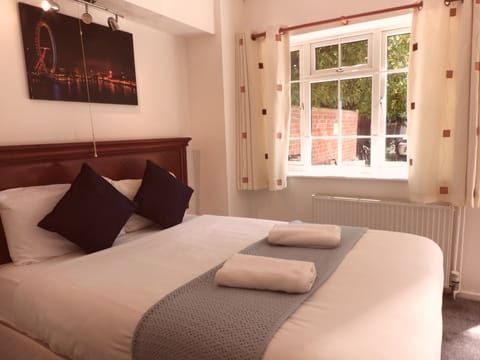 Standard Double Room | Iron/ironing board, free WiFi